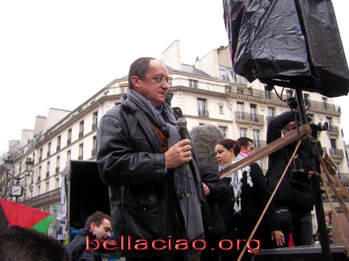 Gilles Devers parla alla conlusione di un corteo francese di solidarietà verso Gaza