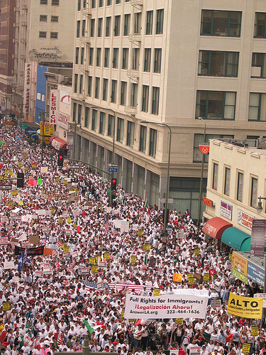 Marée humaine à Los Angeles contre une loi sur l’immigration Los_Angeles