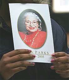 Des milliers de personnes aux funérailles de Rosa Parks Rosa_Parks