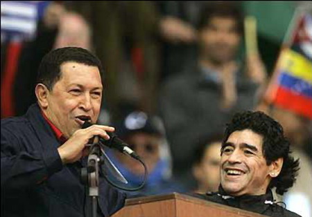 Buenos Aires : 50.000 personnes, manifestation anti Bush Chavez_maradona