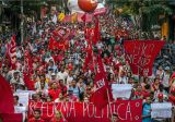 Brésil, marche pour la démocratisation de la vie politique.